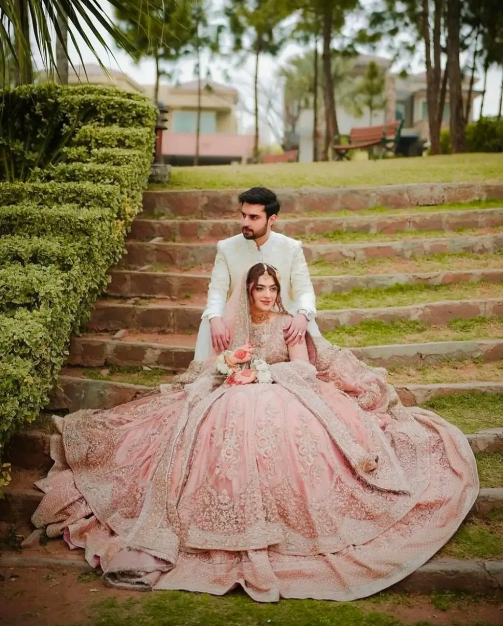BRIDAL LUXURY WEAR LEHENGA