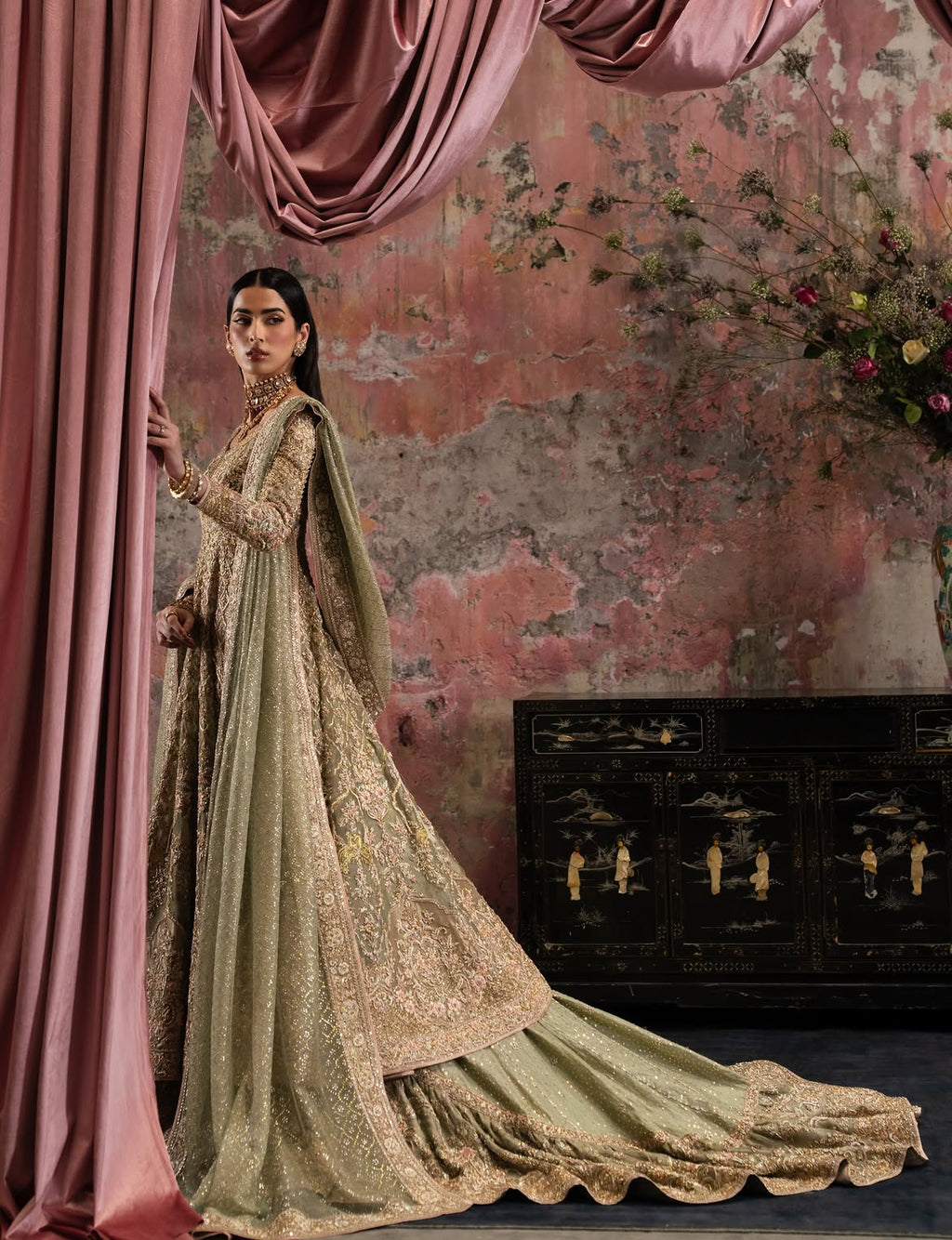 HEAVY BRIDAL FLOOR LENGTH LEHENGA