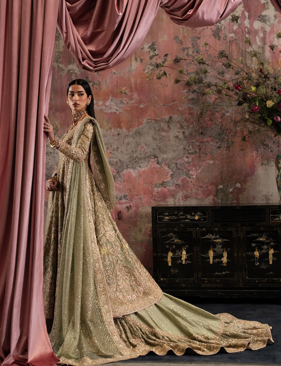HEAVY BRIDAL FLOOR LENGTH LEHENGA