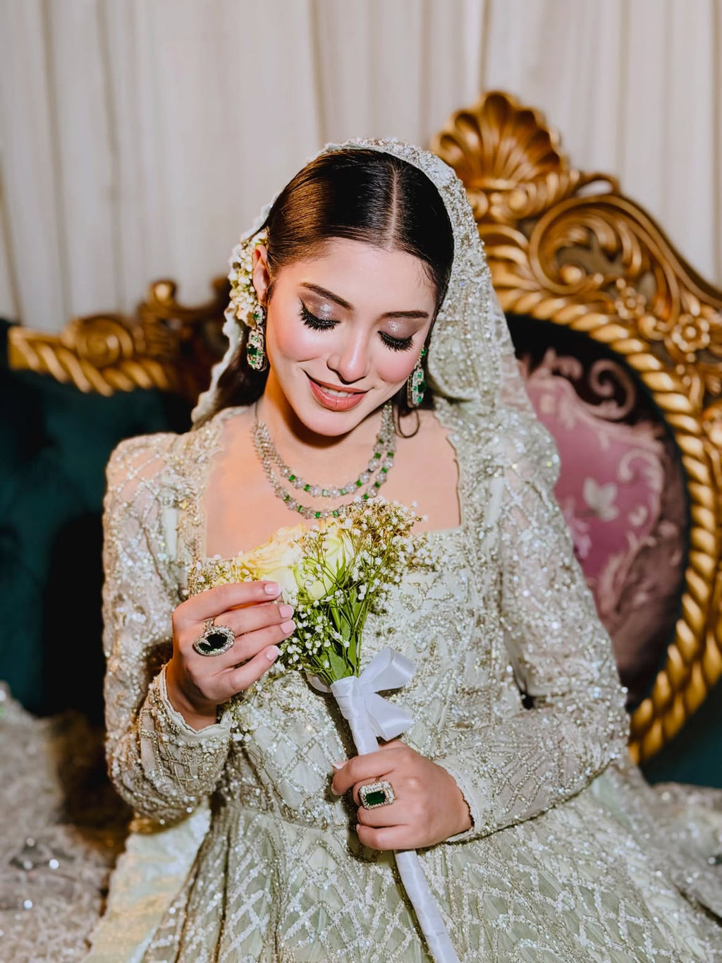 ELEGANT BRIDAL GOWN