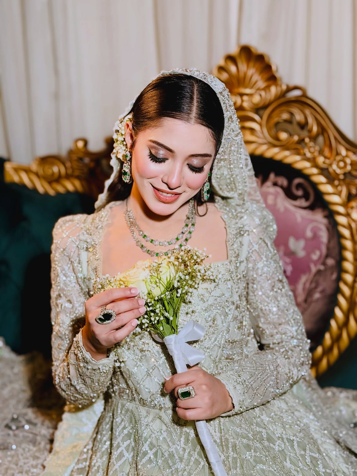 ELEGANT BRIDAL GOWN