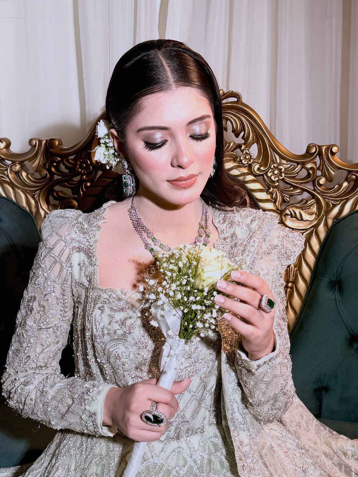 ELEGANT BRIDAL GOWN
