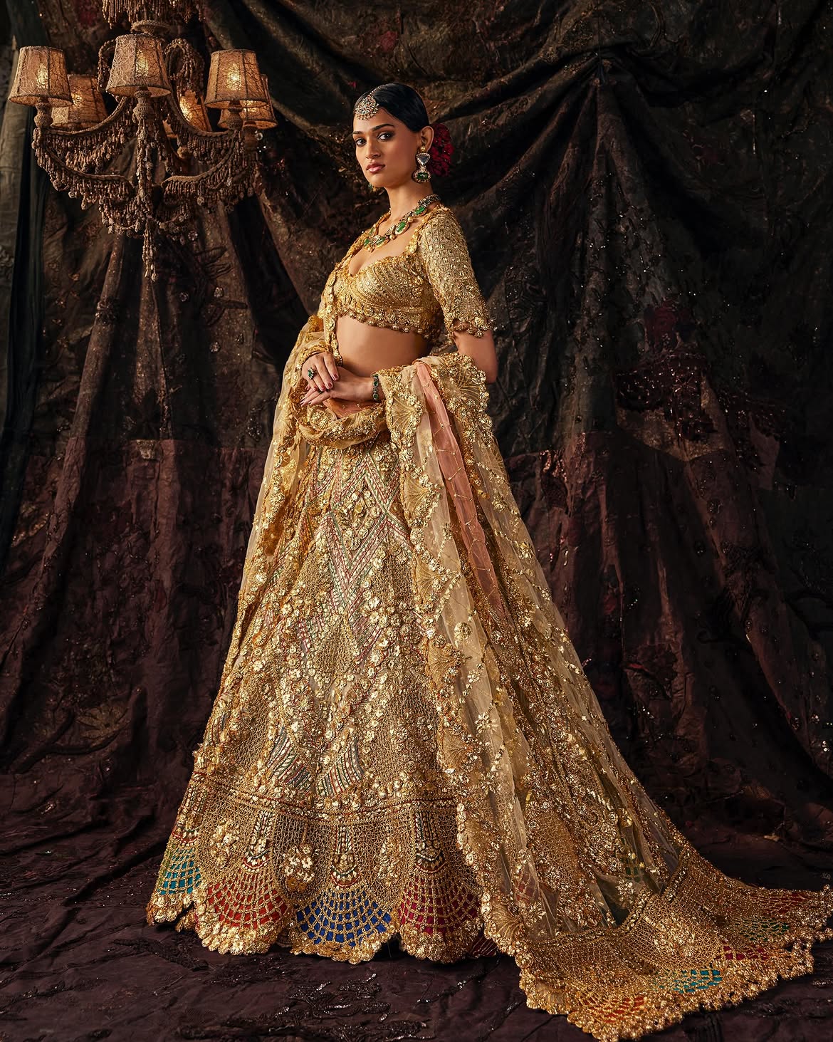 FITTED CROPPED BRIDAL LEHENGA CHOLI