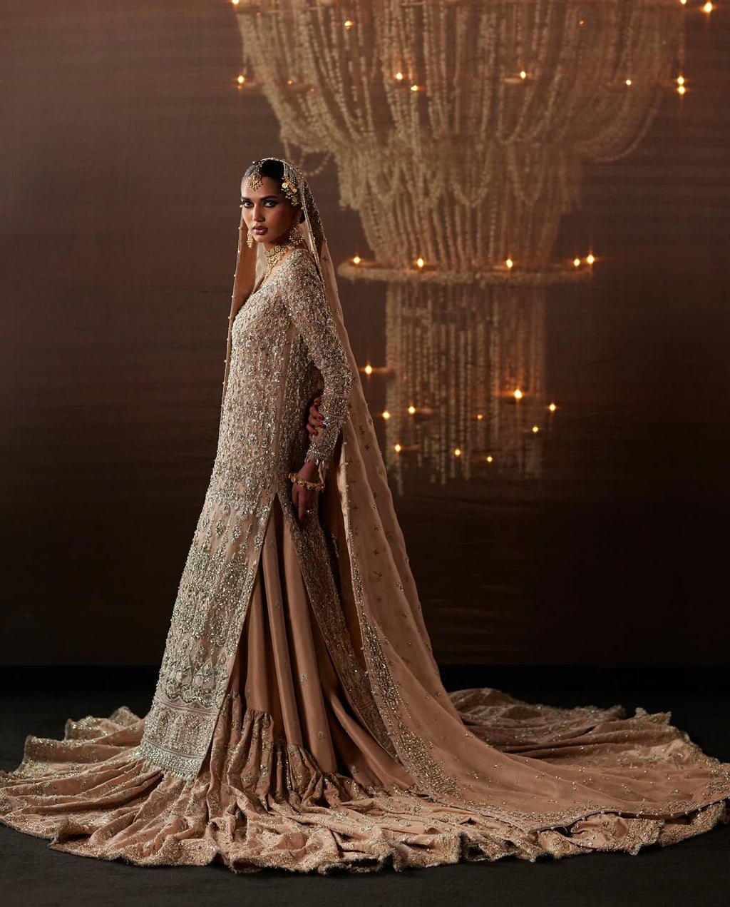 ULTRA LUXURY BRIDAL LEHENGA FLOOR LENGTH