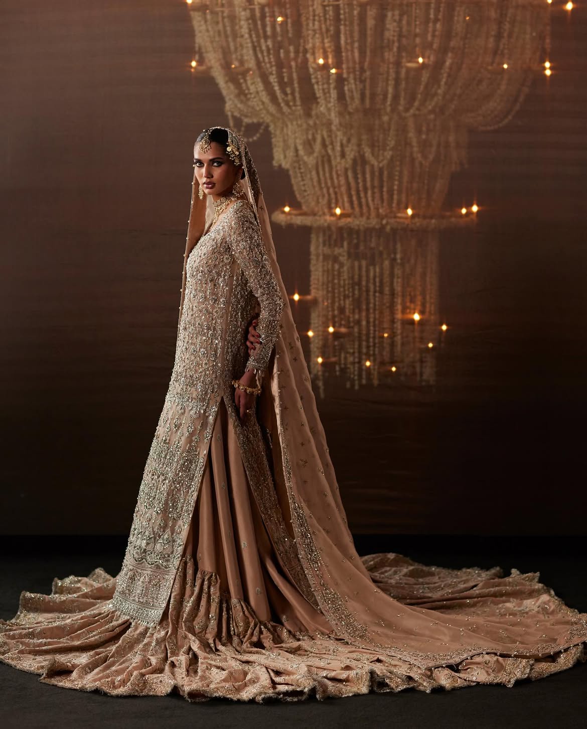 ULTRA LUXURY BRIDAL LEHENGA FLOOR LENGTH