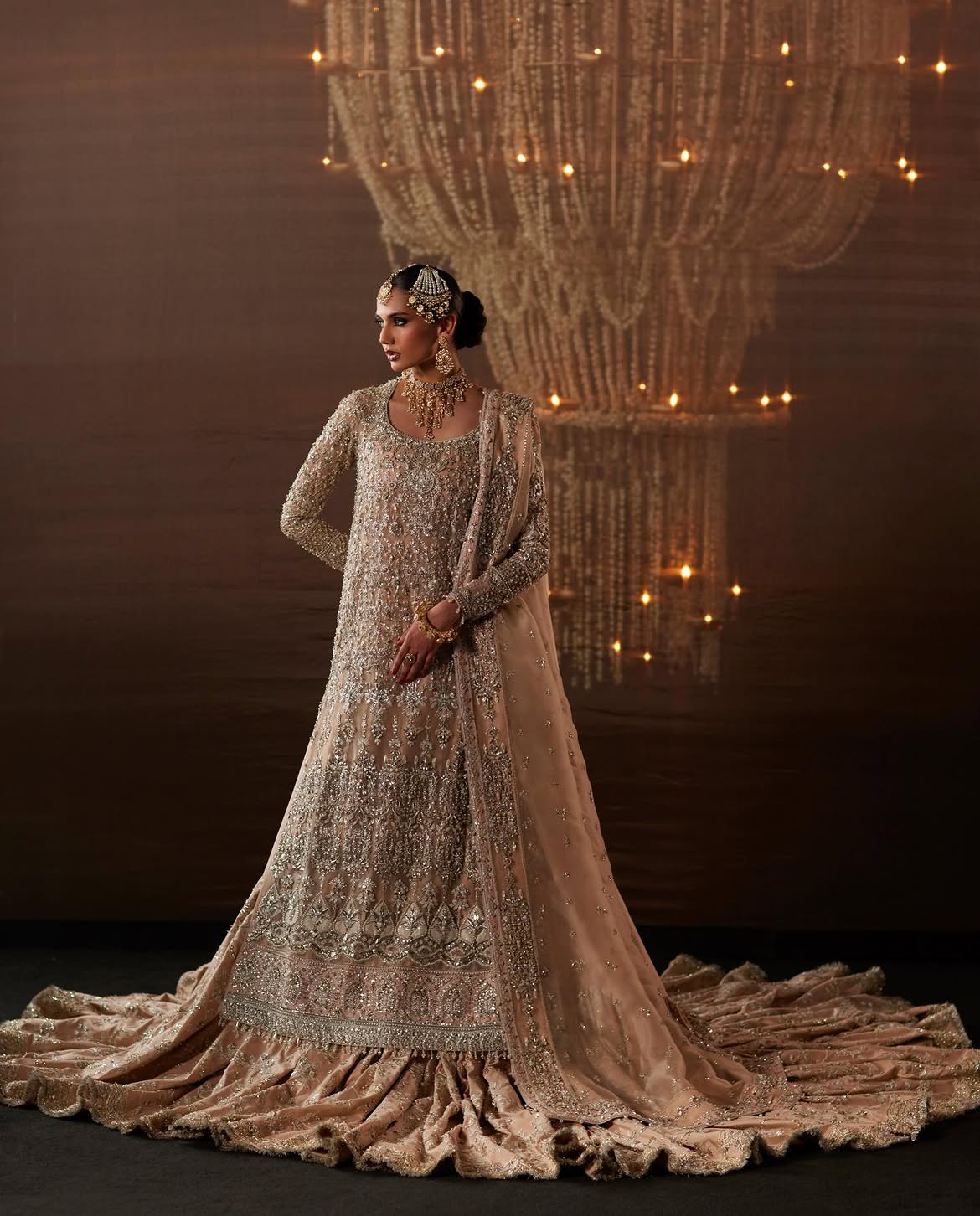ULTRA LUXURY BRIDAL LEHENGA FLOOR LENGTH