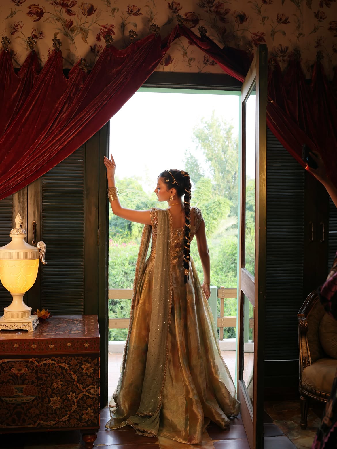 BRIDAL LUXURY PISHWAS