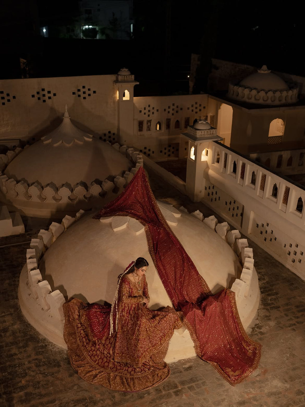 BRIDAL LEHENGA PISHWAS