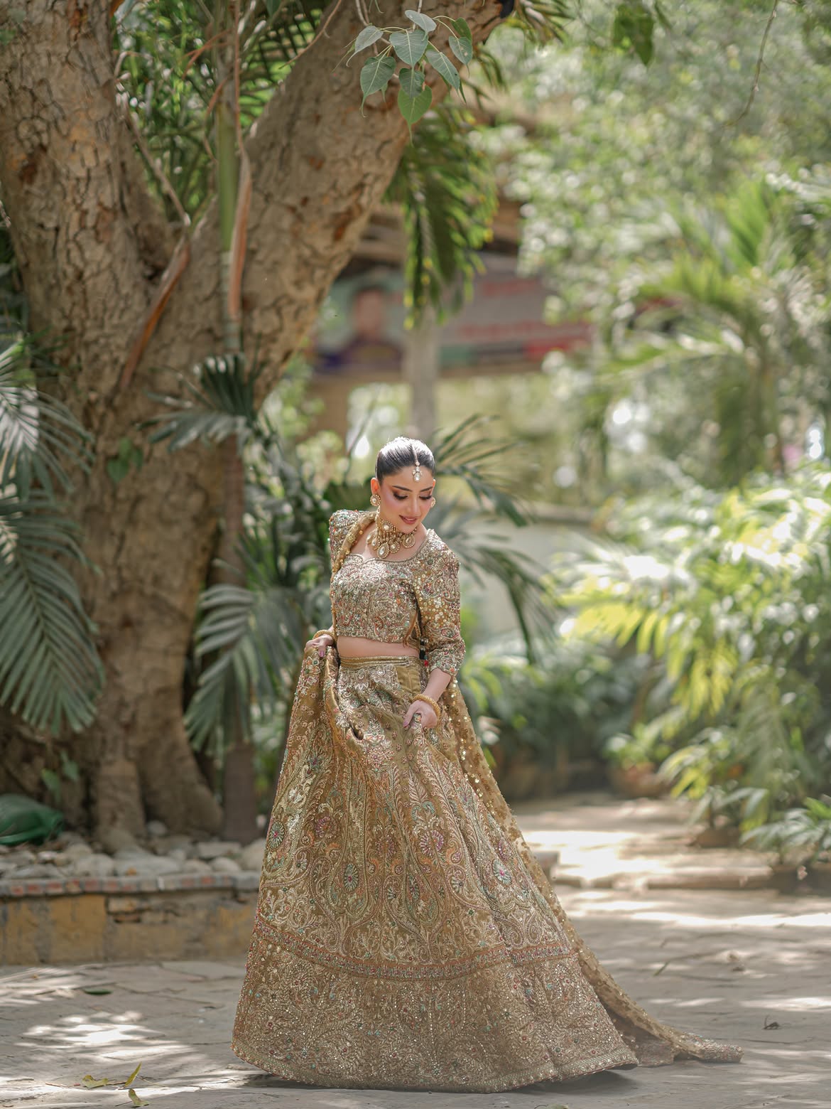 BRIDAL LUXURY GOWN