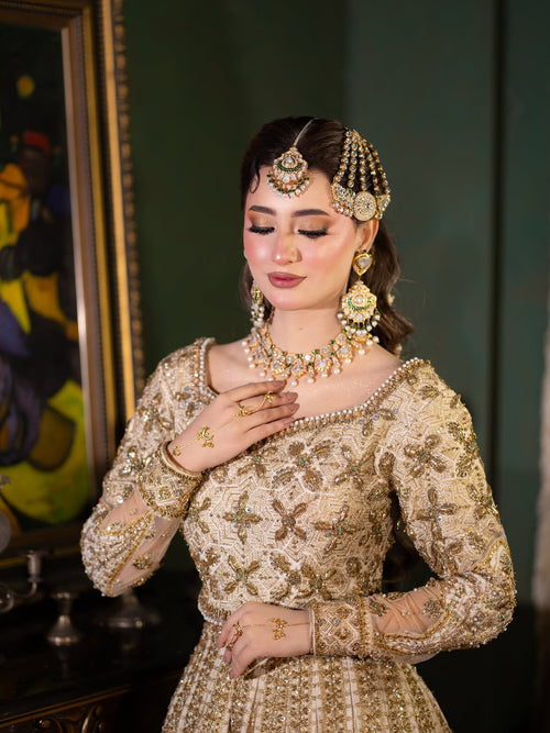 BRIDAL OFF WHITE PISHWAS LEHENGA