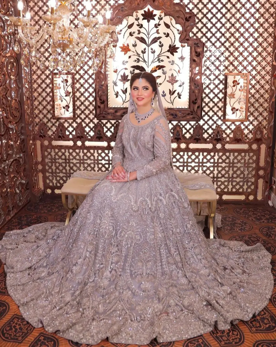 FLOOR LENGTH GLAMOROUS BRIDAL MAXI GOWN