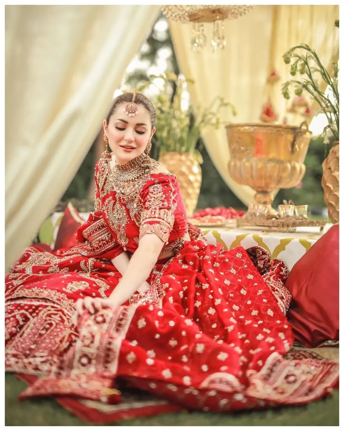 RED BRIDAL SITARI LEHENGA