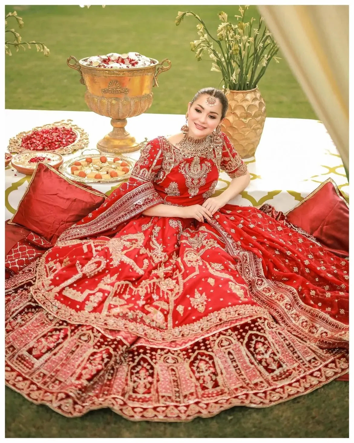 RED BRIDAL SITARI LEHENGA